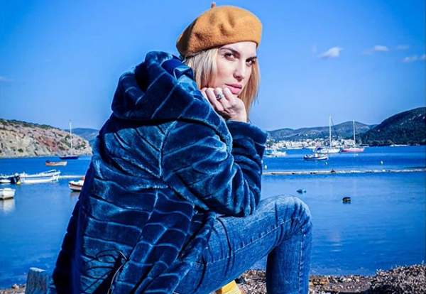 Μαντώ Γαστεράτου: Ποζάρει με τον γιο και τον μπαμπά της