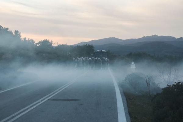 Προσφυγικό : Απόσυρση των ΜΑΤ από τα νησιά του Αιγαίου αξιώνει η αντιπολίτευση