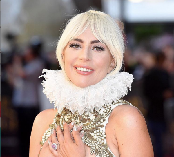 Lady Gaga : Ο νέος έρωτας και η κοινή φωτογραφία στο Instagram