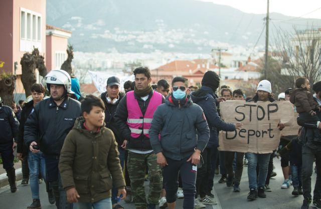 Παρών ψηφίζει ο ΣΥΡΙΖΑ στην τροπολογία για τις ΜΚΟ και το προσφυγικό
