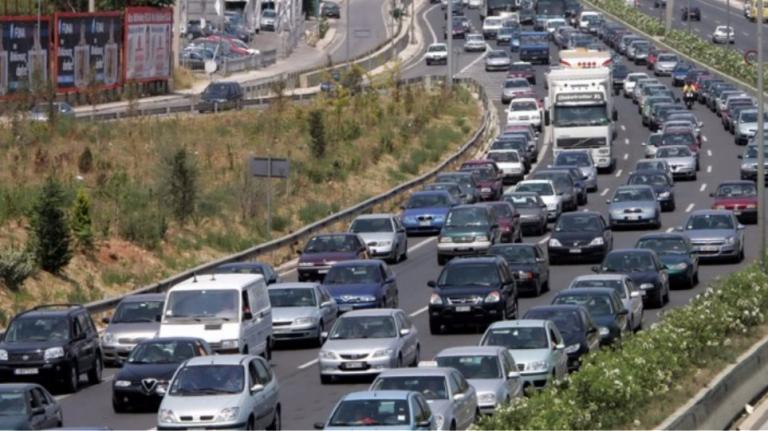 Κίνηση : Μποτιλιάρισμα στην Αθηνών Λαμίας λόγω τροχαίου