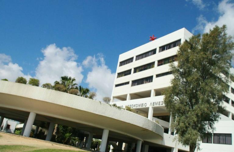 Κρατούν τη σορό στο νεκροτομείο λόγω υποψίας κοροναϊού