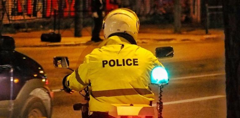 Με σιδερογροθιές : Κουκουλοφόροι οπαδοί της Παναχαϊκής επιτέθηκαν στην αποστολή