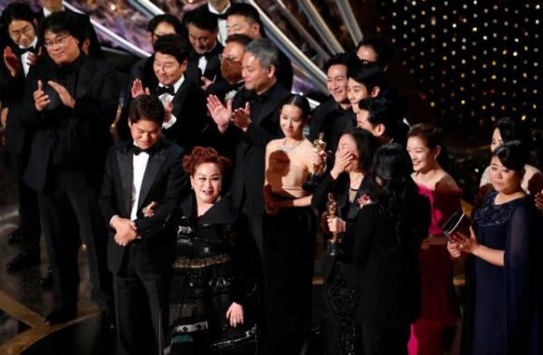 Με εκπλήξεις η απονομή των Oscars – Μεγάλος νικητής τα «Παράσιτα»