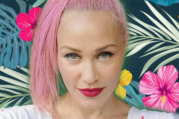 Πηνελόπη Αναστασοπούλου: Ποζάρει με τις κόρες της και τον μπαμπά της