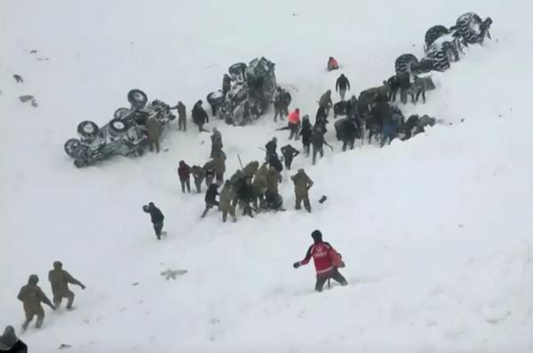 Τουρκία : Στους 28 ο μέχρι στιγμής αριθμός των νεκρών από τις δύο χιονοστιβάδες στην επαρχία Βαν