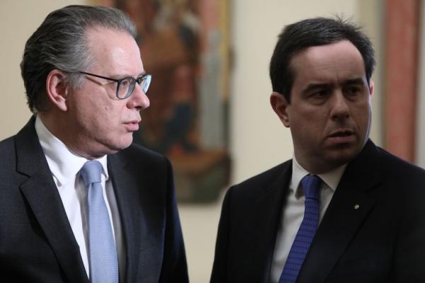 Συνάντηση Μηταράκη – Κουμουτσάκου με Ζέεχοφερ για το προσφυγικό