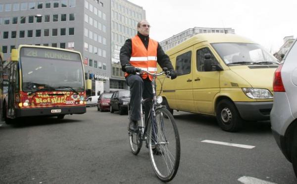 ΕΕ : Φόρος αίματος στους δρόμους – 51.300 πέζους και 19.450 ποδηλάτες έχασαν τη ζωή τους