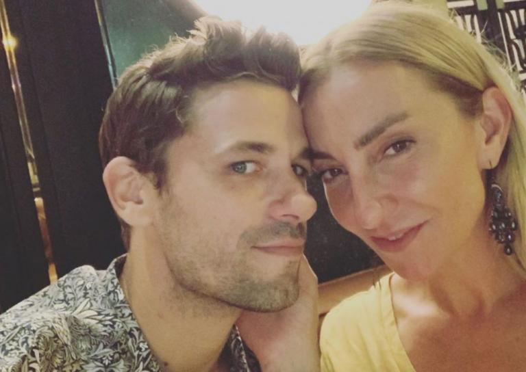 Ρούλα Ρέβη – Αποστόλης Τότσικας: Βραδινή έξοδος στο θέατρο