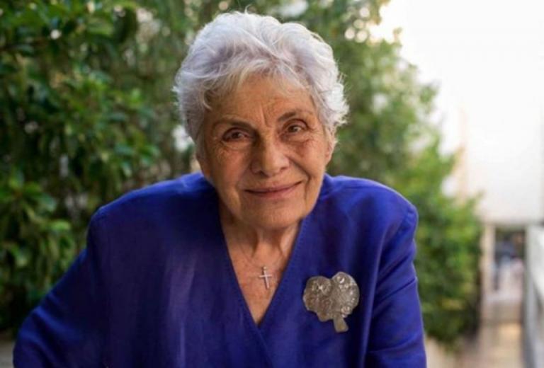 Σε ποια ηθοποιό άφησε η Κική Δημουλά ως κληρονομιά τα τελευταία της ποιήματα;