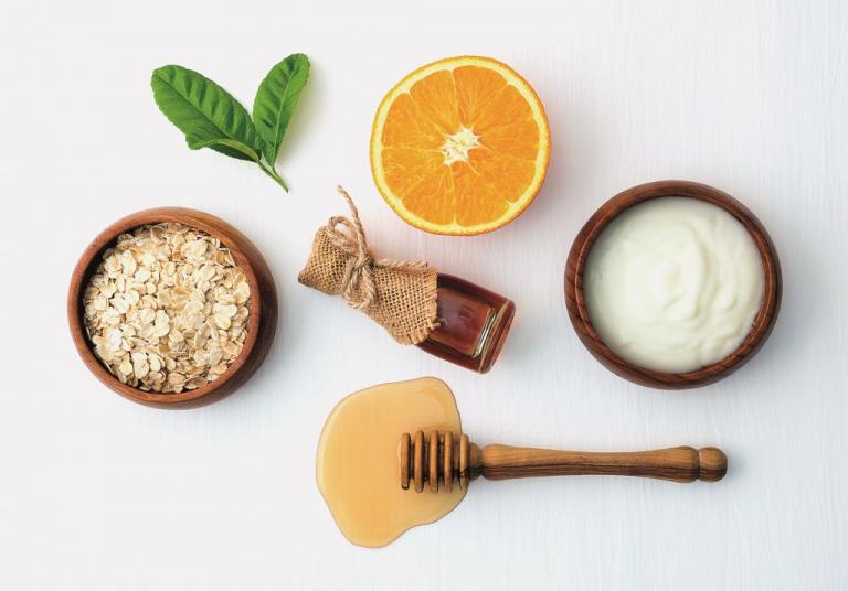 Μέλι: Πέντε τρόποι να το εντάξετε στη beauty routine σας