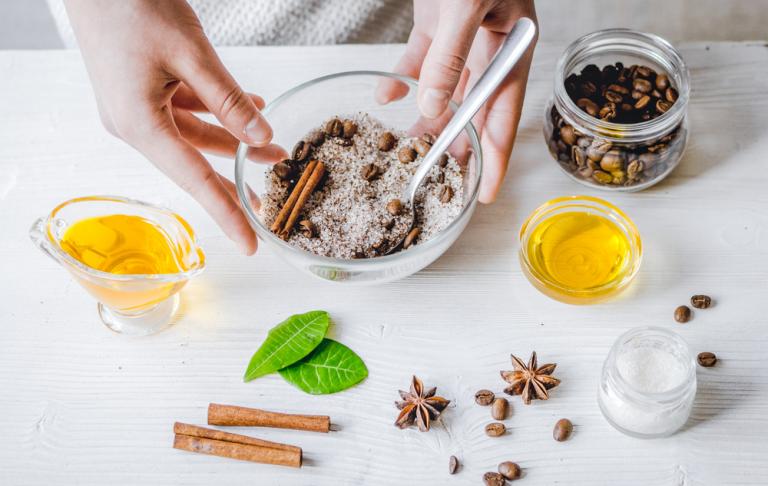 DIY: Φυσικές συνταγές για υπέροχα scrub