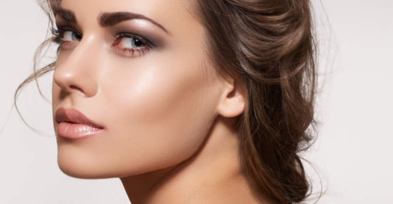 Οι έξι συνήθειες των γυναικών με λαμπερή επιδερμίδα