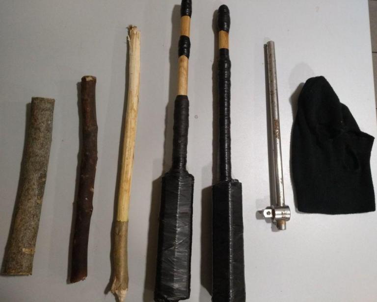 Ελεύθερα τα μέλη του τάγματος εφόδου που τρομοκρατούσαν πρόσφυγες στη Λέσβο