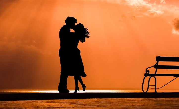 Ζώδια και σχέση: Εκείνα που δεσμεύονται πολύ δύσκολα