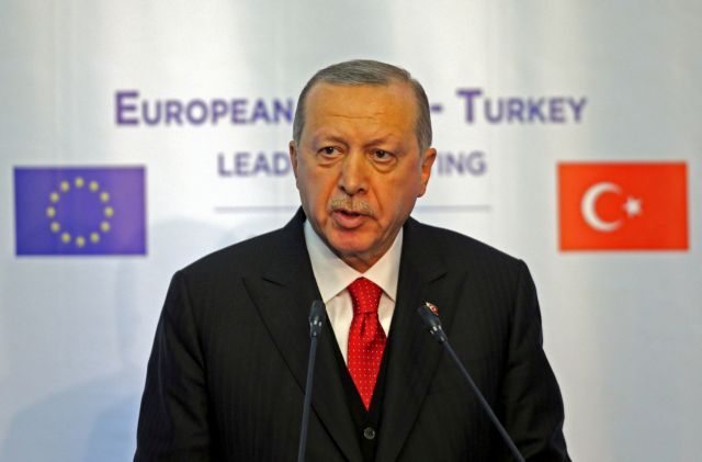 Διελκυστίνδα ΕΕ – Τουρκίας για τα καραβάνια των προσφύγων