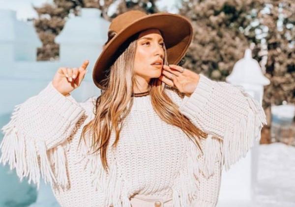 Αθηνά Οικονομάκου: Ποζάρει με τον γοητευτικό αδερφό της