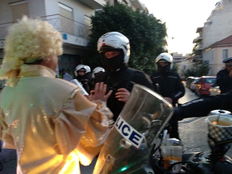 Πάτρα: Ένταση μεταξύ καρναβαλιστών και ανδρών της αστυνομίας