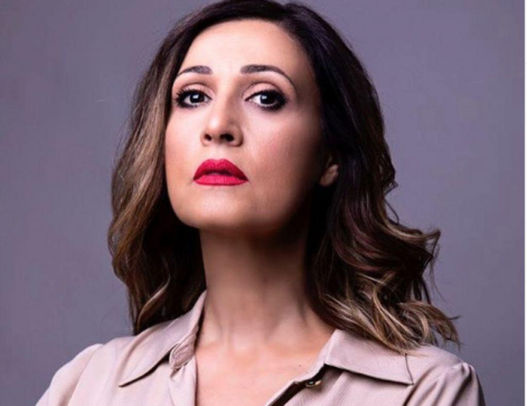 Ελένη Πέτα: «Νιώθω σαν καθρέφτης που έχει σπάσει σε κομμάτια»