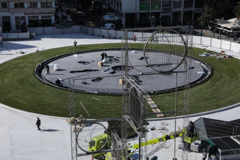 Δείτε σημερινές φωτογραφίες από τη νέα πλατεία Ομονοίας