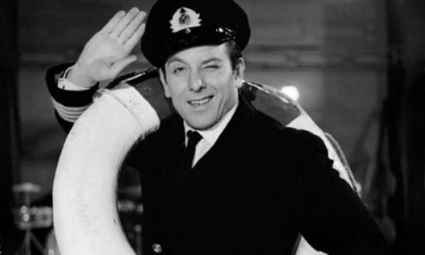 Κώστας Βουτσάς : Ζωή σαν παραμύθι – Οι σταθμοί στη ζωή του και οι ρόλοι που άφησαν εποχή