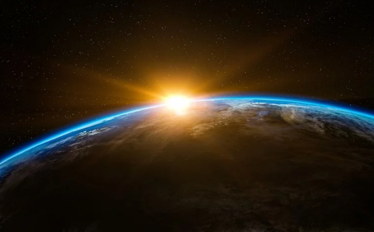 Μετά τη Σελήνη, η Γη αποκτά έναν ακόμη φυσικό δορυφόρο