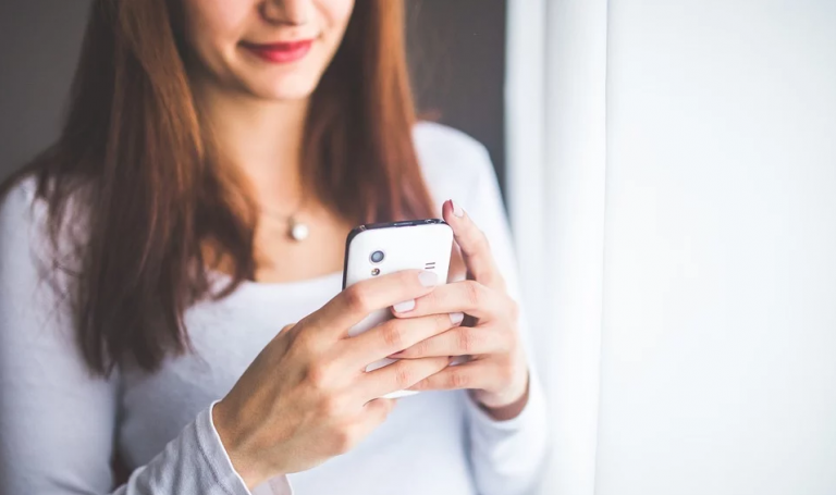 Αυτό θα του πεις αν δε σου στέλνει μήνυμα ενώ το διαβάζει