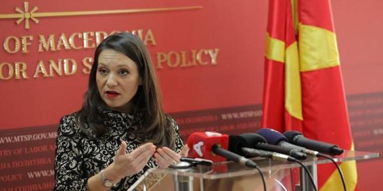 Βόρεια Μακεδονία: Ο Σπάσοφσκι ζήτησε την αποπομπή της υπουργού για την πινακίδα