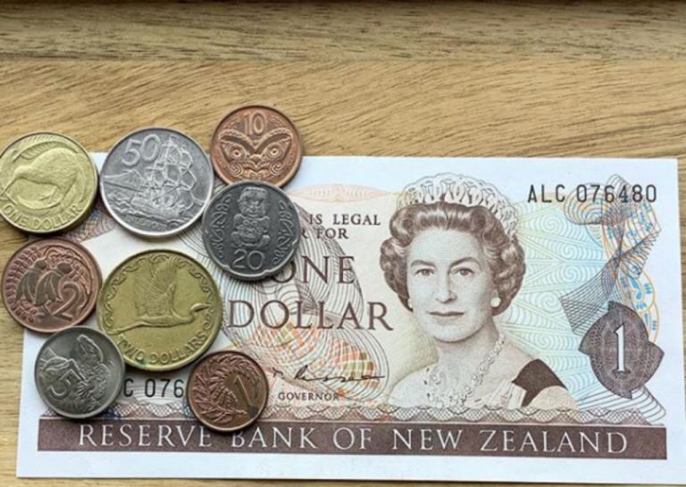 Απίστευτο! Γιατί πρέπει να βάλετε αμέσως ένα κέρμα στην κατάψυξη;