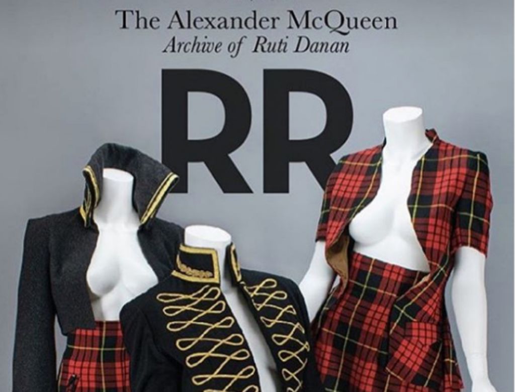 Σπάνια ρούχα McQueen πουλήθηκαν σε πλειστηριασμό σε τιμή που «ζαλίζει»