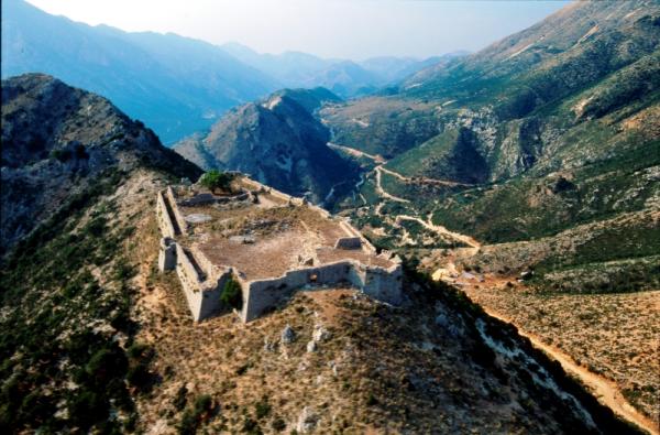 Σύσκεψη υπό την υπουργό Πολιτισμού για την ανάδειξη του ιστορικού χώρου του Σουλίου