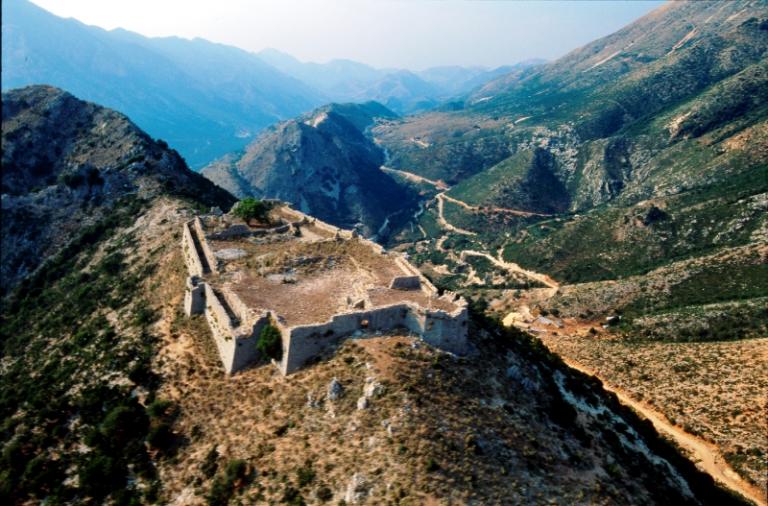 Σύσκεψη υπό την υπουργό Πολιτισμού για την ανάδειξη του ιστορικού χώρου του Σουλίου