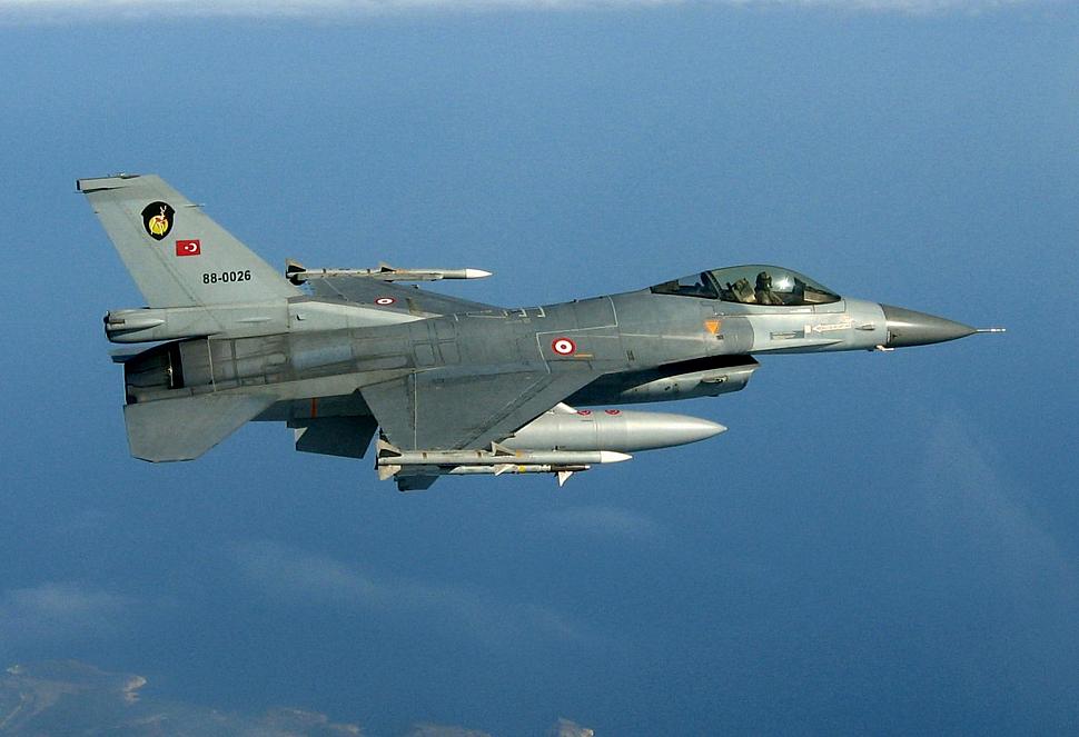 Δύο υπερπτήσεις από τουρκικά F-16 σε Αρκιούς και Λειψούς