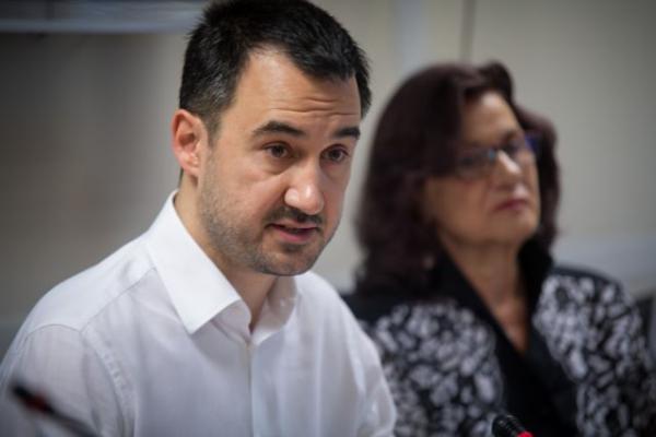 Χαρίτσης: Οι εικόνες στην ΑΣΟΕΕ προσβάλλουν βάναυσα το ελληνικό πανεπιστήμιο