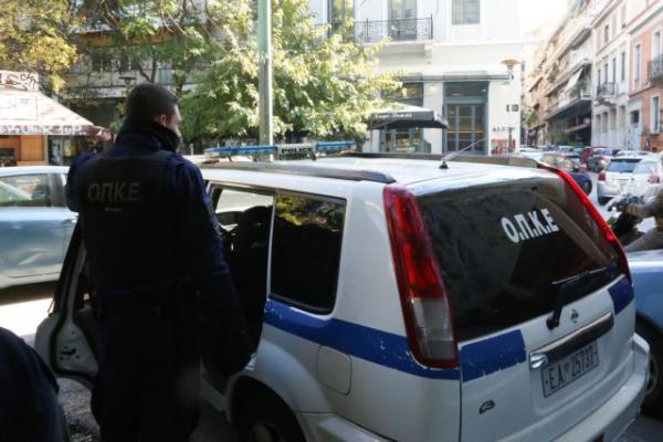 Εξάρχεια : Αστυνομική επιχείρηση για ναρκωτικά με προσαγωγές και συλλήψεις