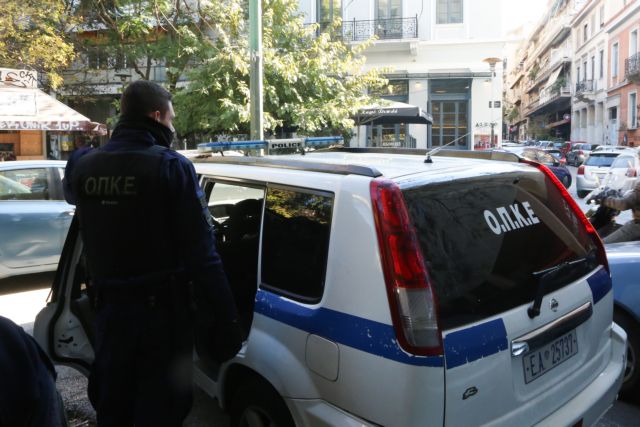 Εξάρχεια : Αστυνομική επιχείρηση για ναρκωτικά με προσαγωγές και συλλήψεις