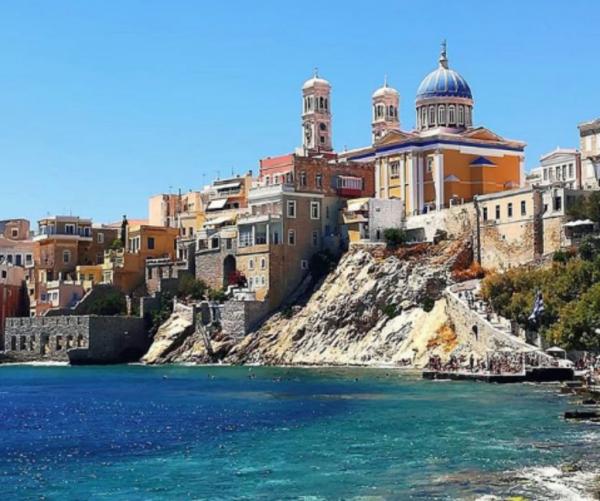 Σύρος: Δεν θα πιστέψετε τι αντίκρισαν οι κάτοικοι στο λιμάνι του νησιού