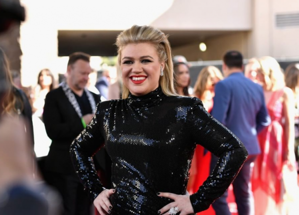 Κέλι Κλάρκσον : Στην σκηνή των βραβείων Billboard για τρίτη χρονιά