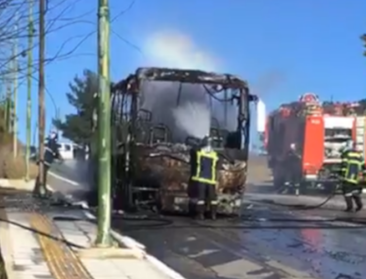 Φωτιά σε τουριστικό λεωφορείο στο Κιλκίς - Κάηκε ολοσχερώς