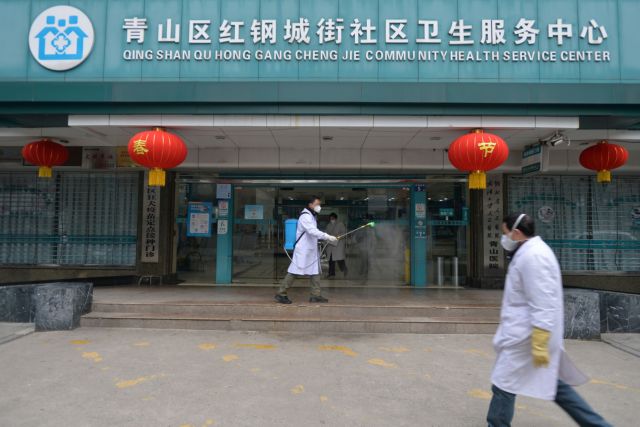 Κοροναϊός : Οι μαρτυρίες των ασθενών που ανάρρωσαν – Η Κίνα «μαγειρεύει» τα νούμερα των κρουσμάτων