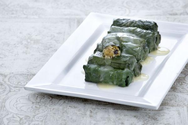 Μαρουλοντολμάδες με κινόα και μάραθο