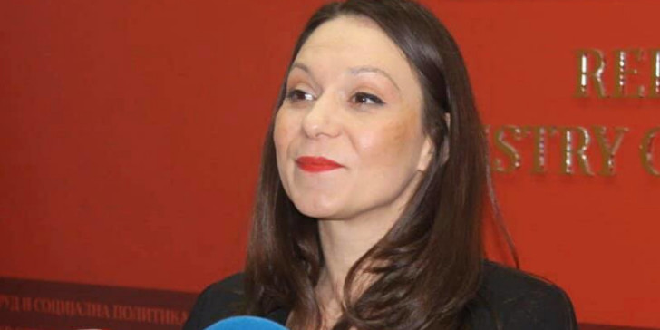 Ανένδοτη η σκοπιανή υπουργός παρά το σάλο : Δεν αφαιρώ την πινακίδα με τη «Δημοκρατία της Μακεδονίας»