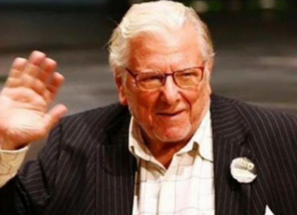 Κώστας Βουτσάς : Το τελευταίο αντίο στον «αιώνιο έφηβο»