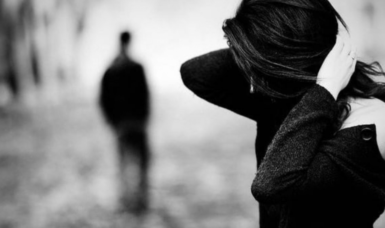 Τότε ξέρεις ότι είναι ερωτευμένος με άλλη