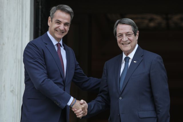 Τηλεφωνική επικοινωνία Μητσοτάκη – Αναστασιάδη : Κοινές οι προκλήσεις που αντιμετωπίζουν Ελλάδα και Κύπρος