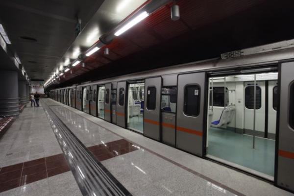 Κοροναϊός: Ανησυχία στα ΜΜΜ για τα μέτρα προστασίας