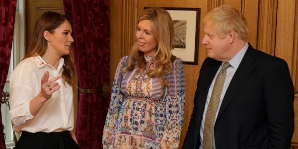 Οι πρώτες φωτογραφίες της εγκύου συντρόφου του Μπόρις Τζόνσον