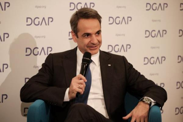 Μπαράζ επαφών Μητσοτάκη στο Βερολίνο με επενδυτές και πολιτικούς