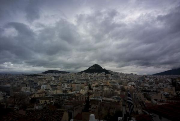 Καιρός: Συννεφιασμένη Τετάρτη με τοπικές βροχές
