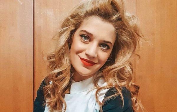 Τζένη Θεωνά: Φωτογραφίζει τον γιο της ενώ κάνει σκανταλιές